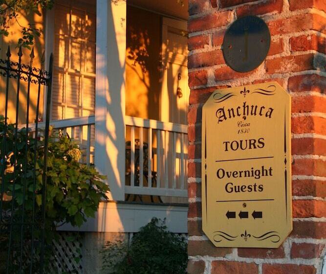 Отель Anchuca Historic Mansion & Inn