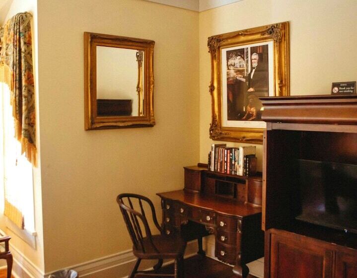 Отель Anchuca Historic Mansion & Inn