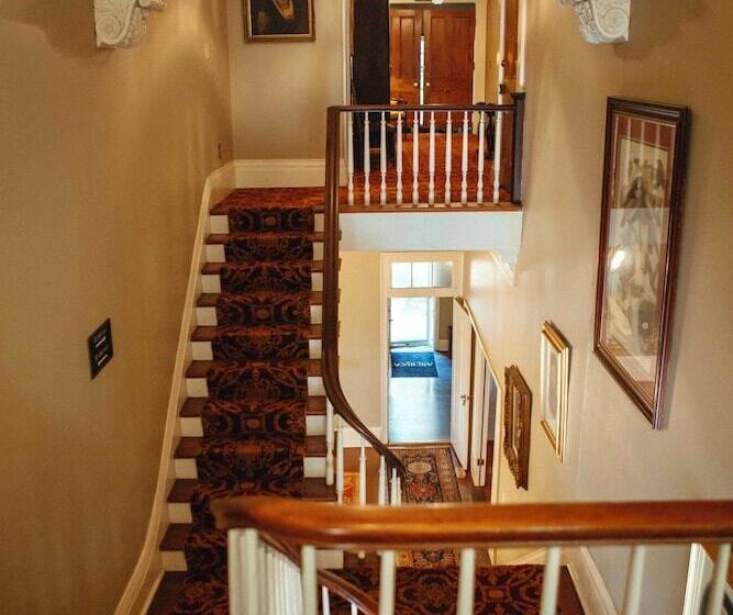 Отель Anchuca Historic Mansion & Inn