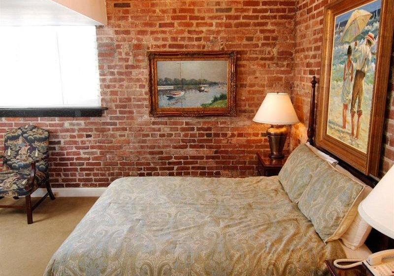 בית מלון כפרי The Ansonborough