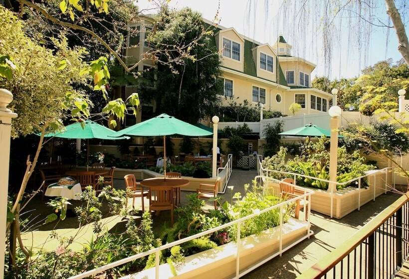 فندق Apple Farm Inn