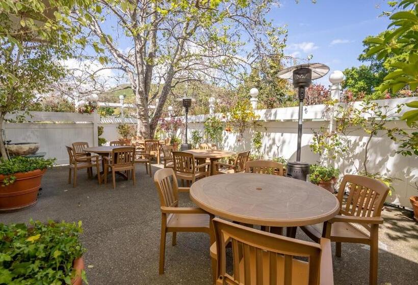 فندق Apple Farm Inn