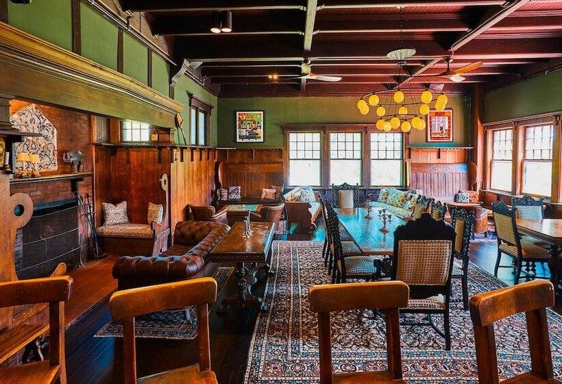 هتل Apple Tree Inn