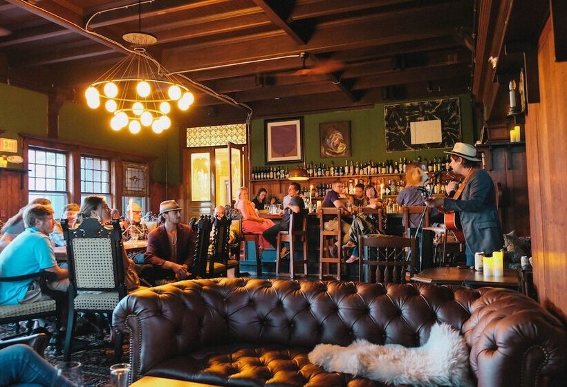 هتل Apple Tree Inn