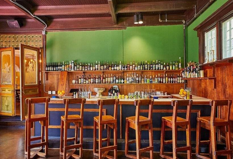 هتل Apple Tree Inn