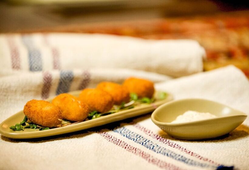 هتل Apple Tree Inn