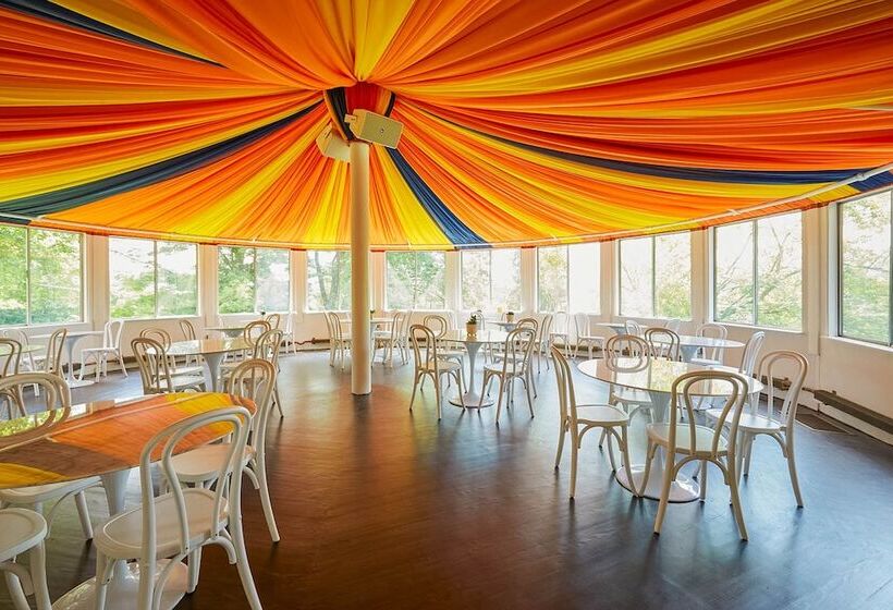 هتل Apple Tree Inn