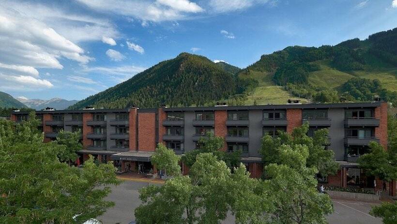 هتل Aspen Square Condominium