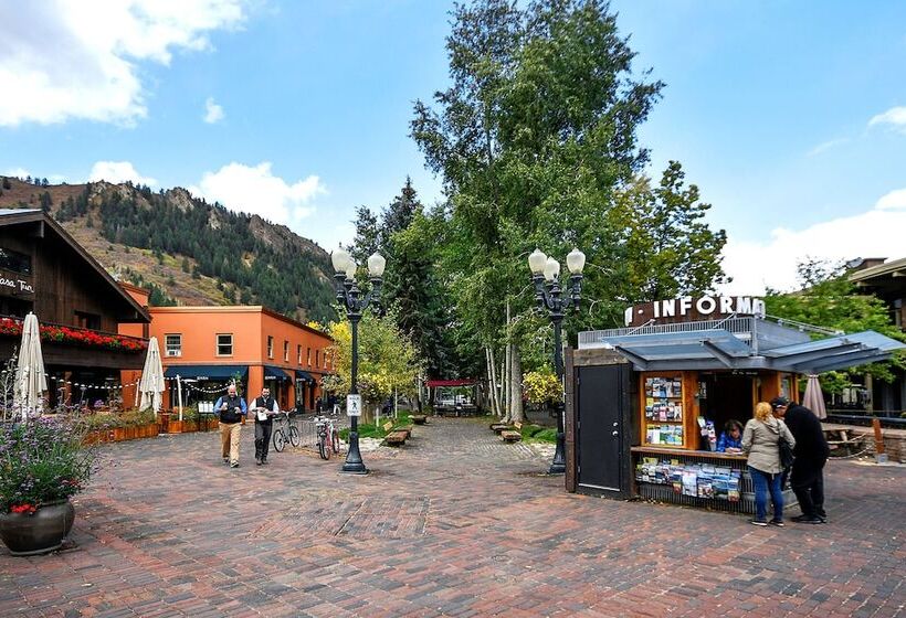 ホテル Aspen Square Condominium