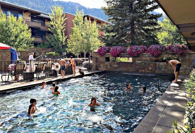 هتل Aspen Square Condominium