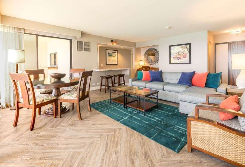 בית מלון כפרי Aston Waikiki Beach Tower