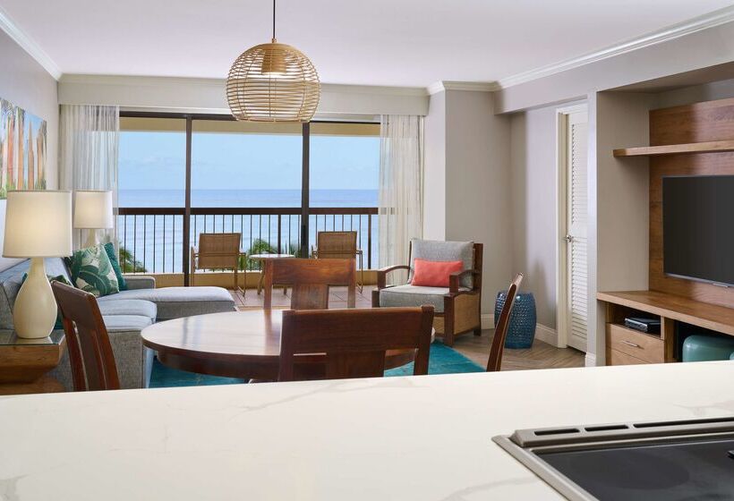 בית מלון כפרי Aston Waikiki Beach Tower