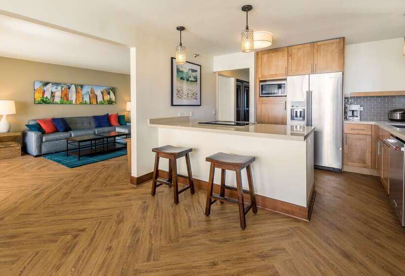 בית מלון כפרי Aston Waikiki Beach Tower