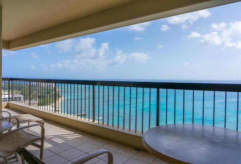 בית מלון כפרי Aston Waikiki Beach Tower