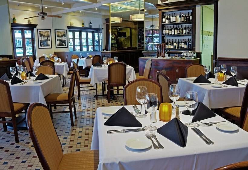 هتل Club Wyndham Avenue Plaza