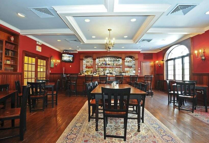 فندق Avon Old Farms