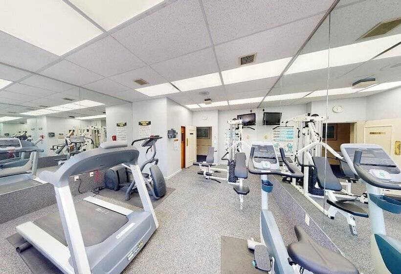 فندق Avon Old Farms