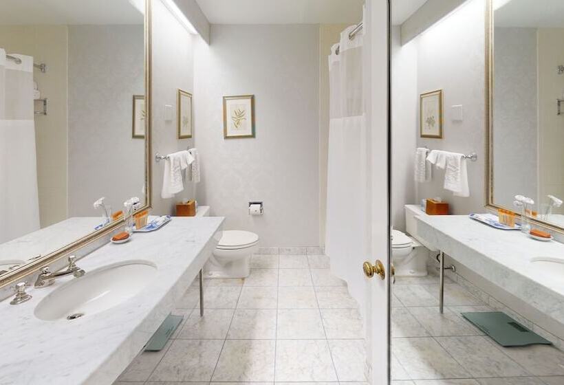 فندق Avon Old Farms