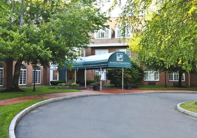 فندق Avon Old Farms