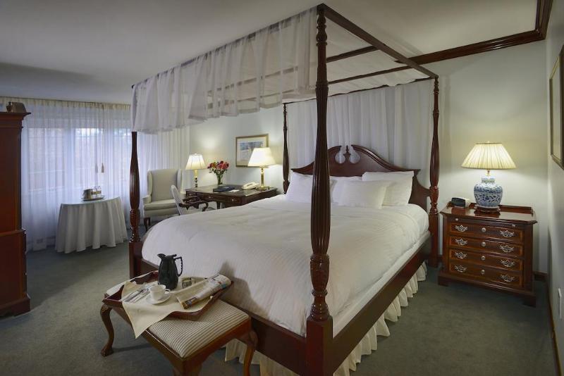 فندق Avon Old Farms