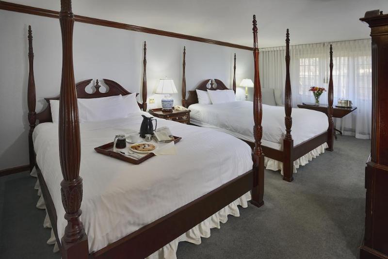 فندق Avon Old Farms