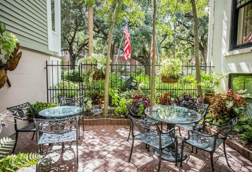 酒店 Ballastone Inn