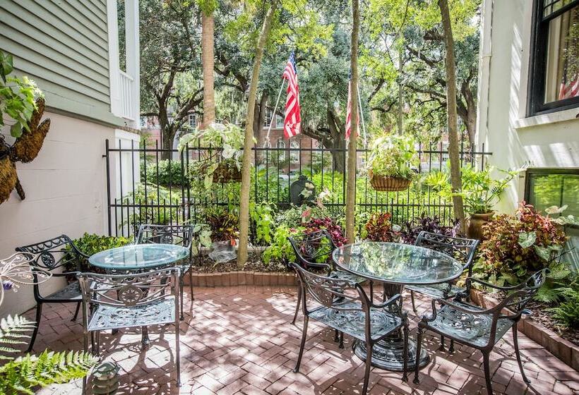 酒店 Ballastone Inn