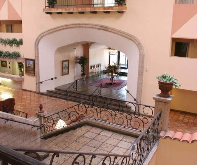 Отель Barcelona Suites