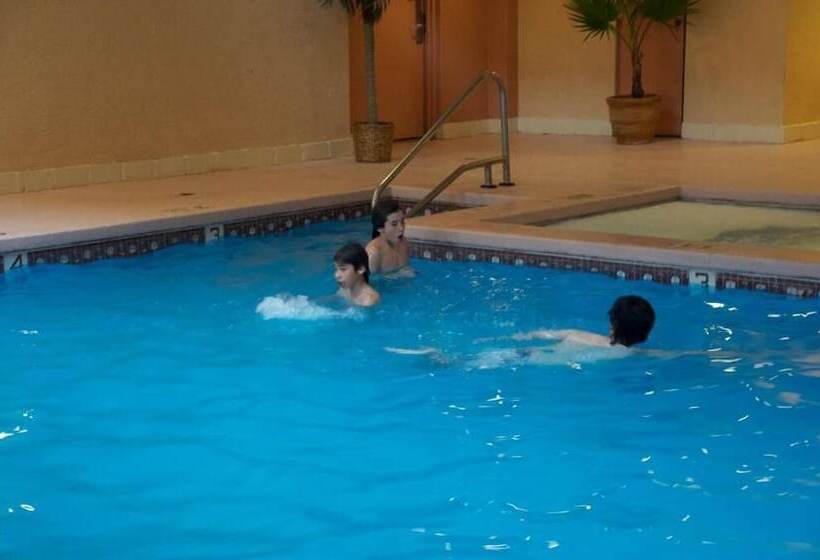 Отель Barcelona Suites