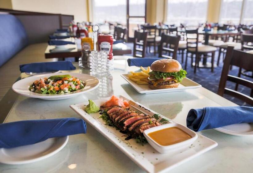 Bay Club Hotel And Marina