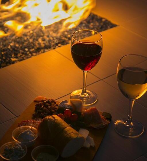 Bay Club Hotel And Marina