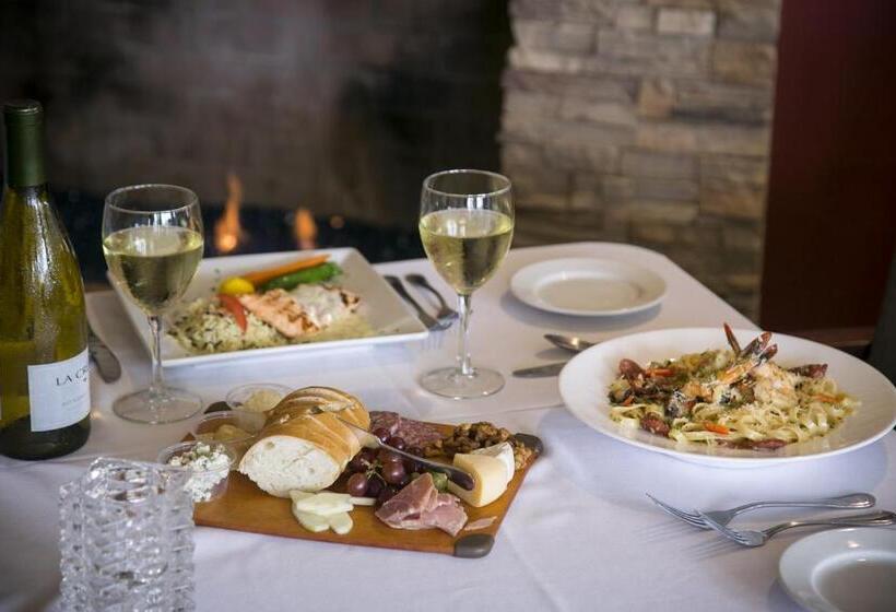 Bay Club Hotel And Marina