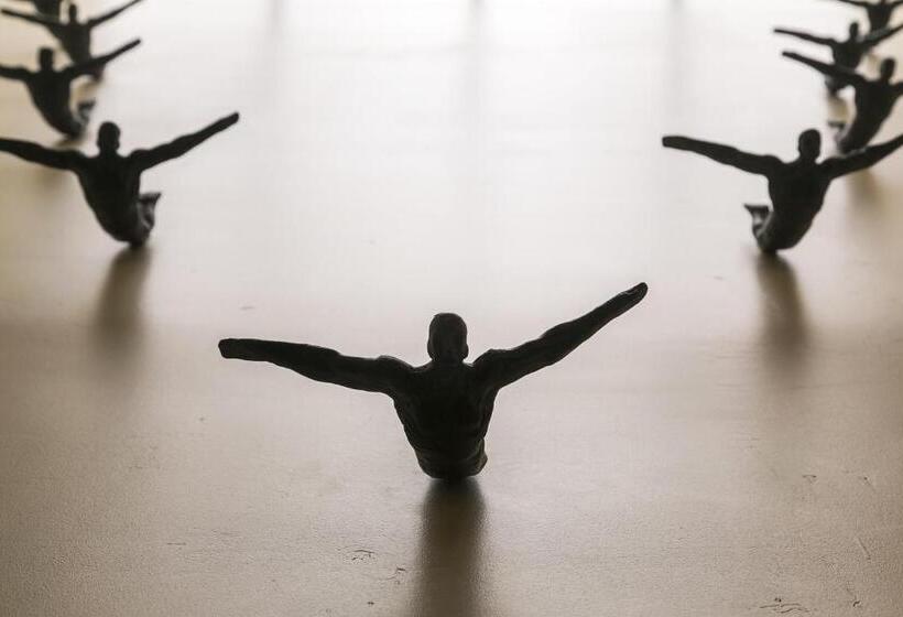 Bay Club Hotel And Marina