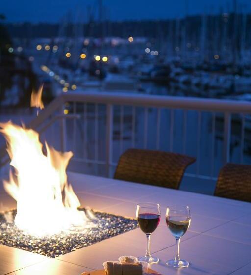 Bay Club Hotel And Marina