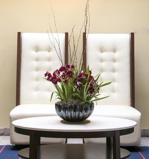 Bay Club Hotel And Marina