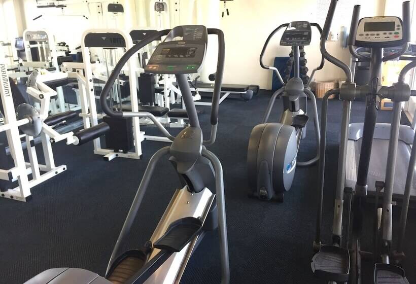 Bay Club Hotel And Marina