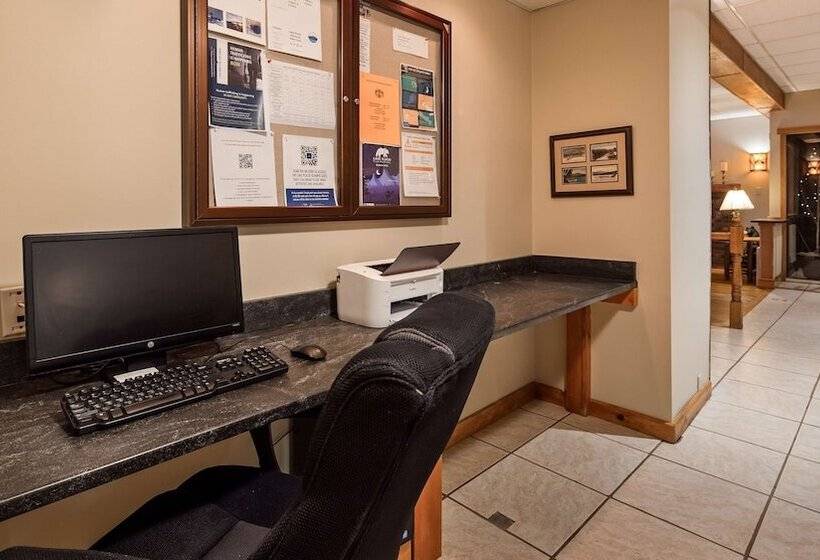 فندق Best Western Adirondack Inn