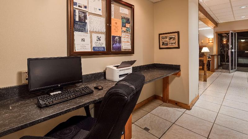 فندق Best Western Adirondack Inn