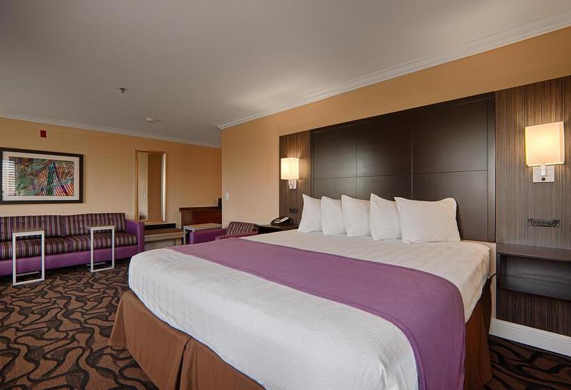 فندق Best Western Plus Airport Plaza