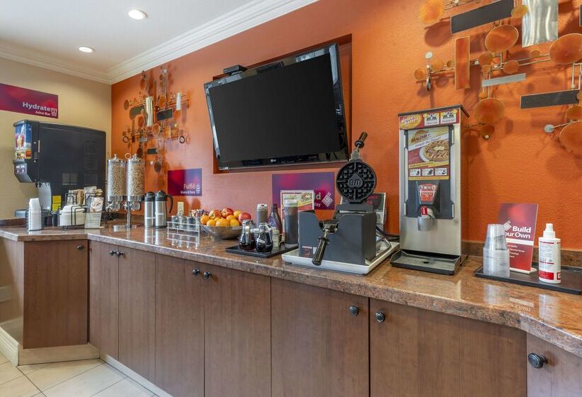 فندق Best Western Plus Airport Plaza