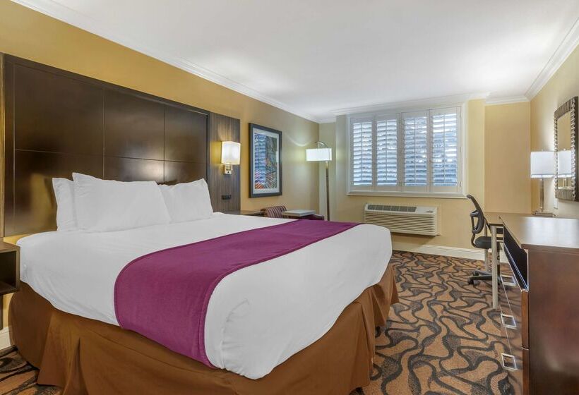 فندق Best Western Plus Airport Plaza