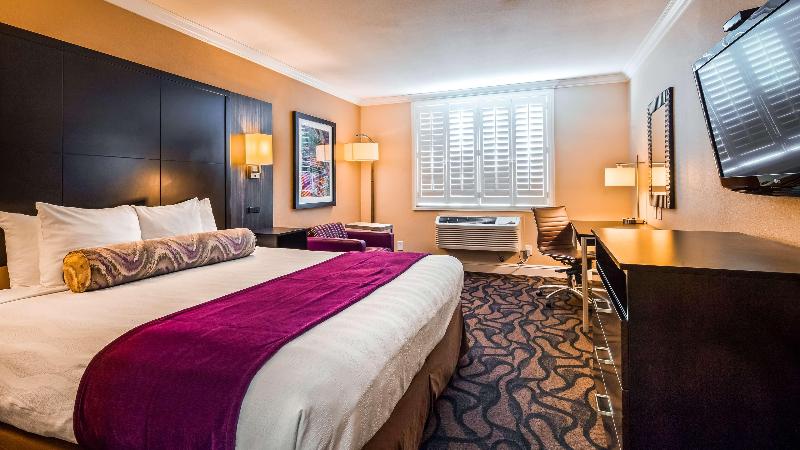 فندق Best Western Plus Airport Plaza