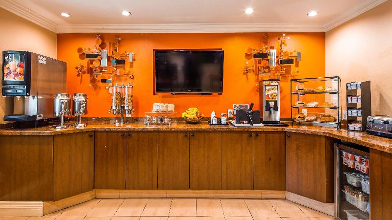 فندق Best Western Plus Airport Plaza