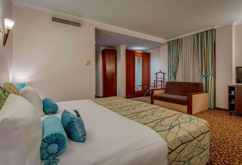 ホテル Best Western Plus Khan