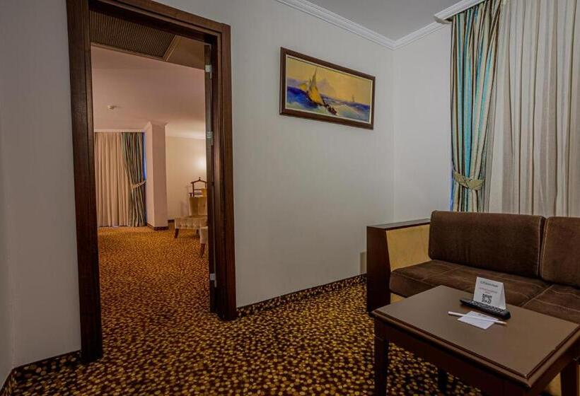 ホテル Best Western Plus Khan