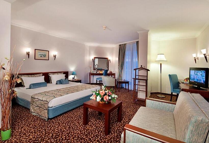 ホテル Best Western Plus Khan