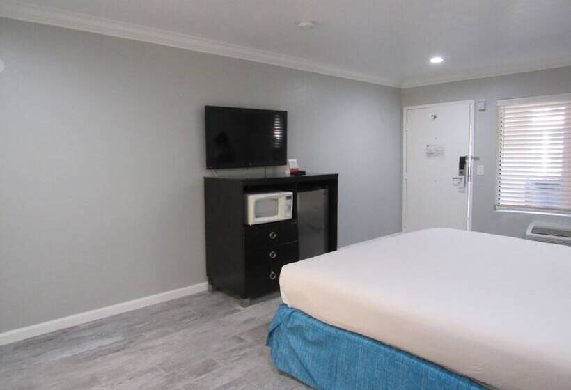 ホテル Capri Suites Anaheim