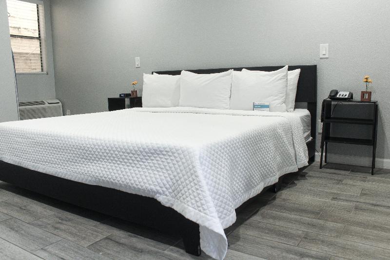 ホテル Capri Suites Anaheim