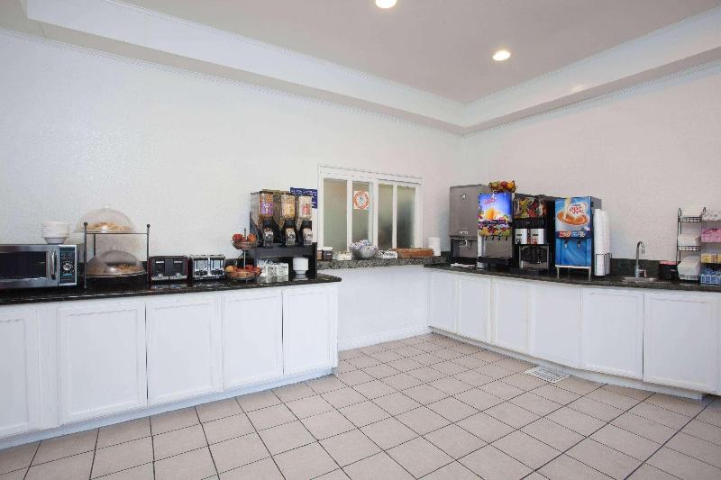 ホテル Capri Suites Anaheim