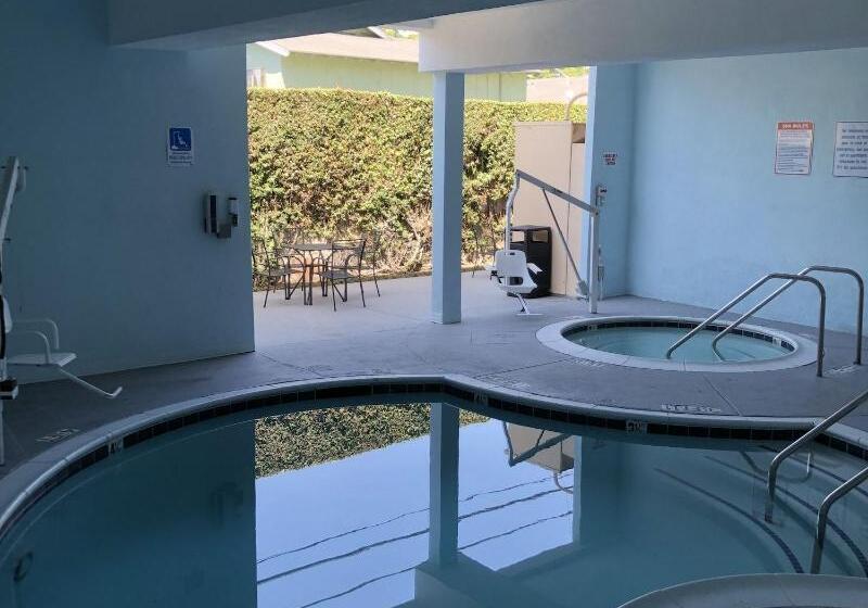 ホテル Capri Suites Anaheim